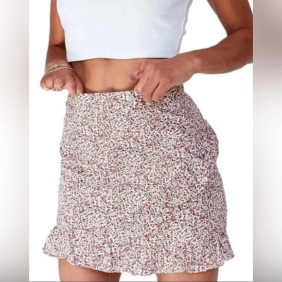 Princess polly flirty floral ruffle skirt - Picture 1 of 6